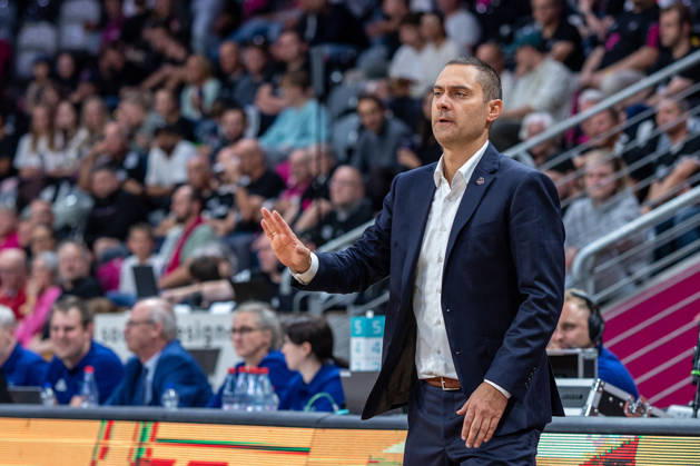Marko Stankovic (Telekom Baskets Bonn, Head Coach) gibt Anweisungen Telekom Baskets Bonn vs. FC Porto, Basketball, Basketball Champions League, 01. Spieltag, 2026 2027, 07.10.2026 Telekom Baskets Bonn vs. FC Porto, Basketball, Basketball Champions League, 01. Spieltag, 2026 2027, 07.10.2026 Bonn Copyright: xEibner-Pressefoto GerhardxWingenderx EP_GWR