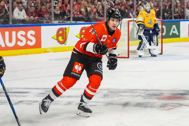 Eishockey CHL 5. Spieltag Kölner Haie - Herning Blue Fox am 07.10.2026 in der Lanxess Arena in Köln Doppelter Torschütze in den ersten beiden Dritteln - Patrick Russell ( Köln )