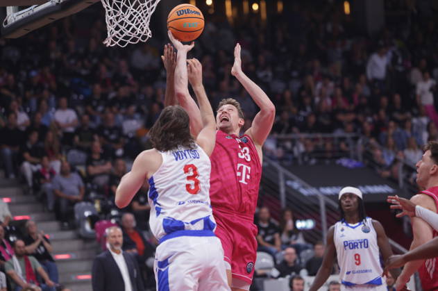 Patrick Heckmann Telekom Baskets Bonn vs. FC Porto - Basketball Champions League BCL Foto: Jörn Wolter