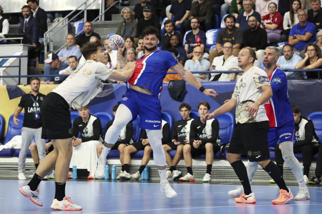 HANDBALL : Paris Saint Germain Vs Celje - Ligue des Champions - 07 10 2026 Elohim Prandi (Paris Saint-Germain) Vs Lucijan Korosec (Celje) ParisFrance  Copyright: xMichaelxBaucherx