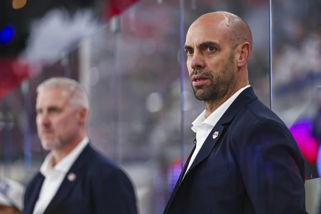 Ice hockey, Eishockey - CHL, EC RBS vs Berlin SALZBURG,AUSTRIA,07.OCT.26 - ICE HOCKEY - CHL, Champions Hockey League, group stage, EC Red Bull Salzburg vs Eisbaeren Berlin. Image shows head coach Alan Letang (EC RBS).  GEPAxpictures xDavidxGeieregger