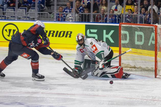 (Mannheim, Germany, 26 10 07) CHL (Champions Hockey League) 2026 27, Match day five: Adler Mannheim (Germany) vs. GKS Tychy (Poland) Marc Michaels (65, Mannheim) with a golden opportunity to make it 3 2 Mannheim Baden-Wurttemberg Germany Copyright: xUdoxHerrmannx
