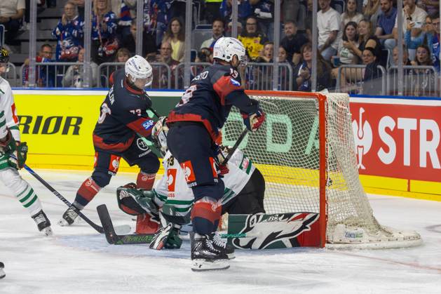 (Mannheim, Germany, 26 10 07) CHL (Champions Hockey League) 2026 27, Match day five: Adler Mannheim (Germany) vs. GKS Tychy (Poland) Luke Esposito (19, Mannheim) scores to make it 3 2 Mannheim Baden-Wurttemberg Germany Copyright: xUdoxHerrmannx