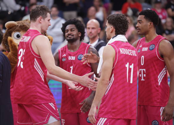 Telekom Baskets Bonn vs. FC Porto - Basketball Champions League BCL Foto: Jörn Wolter