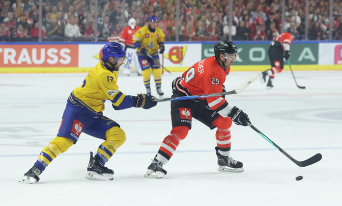 v.l. Kevin ONeil (Herning Blue Fox 17), Tim Fleischer (Koelner Haie 29) GER, Koelner Haie vs. Herning Blue Fox, Eishockey, DEL, Spielzeit 2026 2027, 07.10.2026 GER, Koelner Haie vs. Herning Blue Fox, Eishockey, DEL, Spielzeit 2026 2027, 07.10.2026 Deutschland Copyright: xEibner-Pressefoto ThomasxStoeckerx EP_TSR