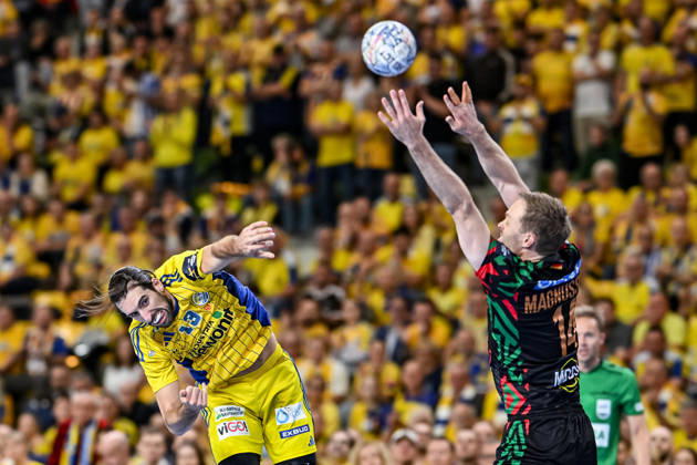 07.10.2026 KIELCE UL. BOCZNA ( POLAND ) PILKA RECZNA MEZCZYZN ( HANDBALL MEN S ) LIGA MISTRZOW - FAZA GRUPOWA ( MEN S EHF CHAMPIONS LEAGUE - GROUP PHASE ) MECZ INDUSTRIA KIELCE - SC MAGDEBURG ( GAME ) NZ JULIEN BOS OMAR INGI MAGNUSSON FOTO MICHAL STANCZYK CYFRASPORT NEWSPIX.PL --- Newspix.pl  20261007CSMS0005
