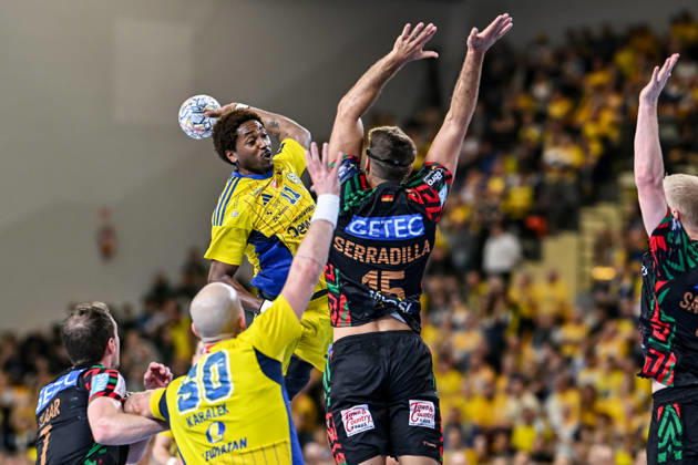 07.10.2026 KIELCE UL. BOCZNA ( POLAND ) PILKA RECZNA MEZCZYZN ( HANDBALL MEN S ) LIGA MISTRZOW - FAZA GRUPOWA ( MEN S EHF CHAMPIONS LEAGUE - GROUP PHASE ) MECZ INDUSTRIA KIELCE - SC MAGDEBURG ( GAME ) NZ BENOIT KOUNKOUD ANTONIO SERRADILLA FOTO MICHAL STANCZYK CYFRASPORT NEWSPIX.PL --- Newspix.pl  20261007CSMS0009