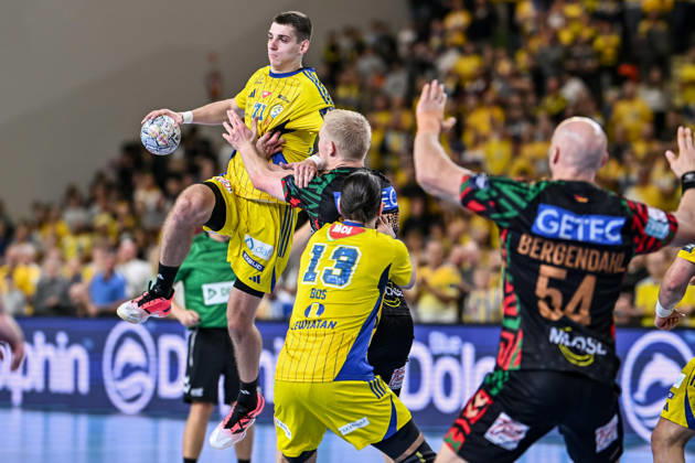 07.10.2026 KIELCE UL. BOCZNA ( POLAND ) PILKA RECZNA MEZCZYZN ( HANDBALL MEN S ) LIGA MISTRZOW - FAZA GRUPOWA ( MEN S EHF CHAMPIONS LEAGUE - GROUP PHASE ) MECZ INDUSTRIA KIELCE - SC MAGDEBURG ( GAME ) NZ KIRILL RABCHYNSKI JULIEN BOS FOTO MICHAL STANCZYK CYFRASPORT NEWSPIX.PL --- Newspix.pl  20261007CSMS0014