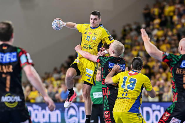 07.10.2026 KIELCE UL. BOCZNA ( POLAND ) PILKA RECZNA MEZCZYZN ( HANDBALL MEN S ) LIGA MISTRZOW - FAZA GRUPOWA ( MEN S EHF CHAMPIONS LEAGUE - GROUP PHASE ) MECZ INDUSTRIA KIELCE - SC MAGDEBURG ( GAME ) NZ KIRILL RABCHYNSKI JULIEN BOS FOTO MICHAL STANCZYK CYFRASPORT NEWSPIX.PL --- Newspix.pl  20261007CSMS0015