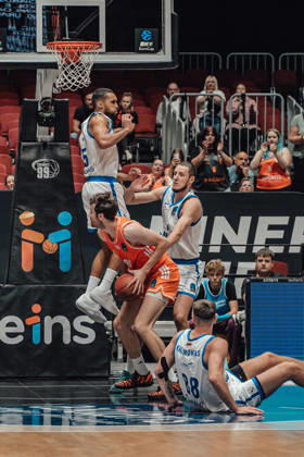 2. Spieltag des Basketball Eurocup Niners Chemnitz - Klaipedos Neptunas 07.10.2026 ab 19.00 Uhr Chemnitz, Chemnitz Arena Im Foto:90 Jannis von Seckendorf, 88 Lukas Kreismontas 2. Spieltag des Basketball Eurocup Niners Chemnitz - Klaipedos Neptunas Chemnitz Sachsen Deutschland Copyright: xEHLxMedia MichelxKöhlerx 20262709-Niners-Chemnitz-Klaipeda-Neptunas-018