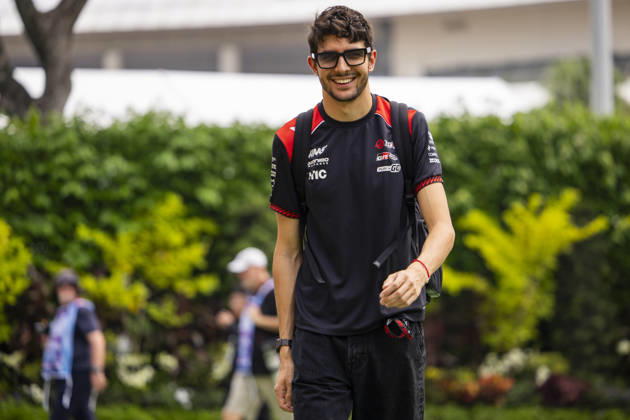 F1 - SINGAPORE GRAND PRIX 2026 OCON Esteban (fra), TGR Haas F1 Team VF-26, portrait during the 2026 Formula 1 Singapore Grand Prix, 17th round of the 2026 Formula One World Championship, WM, Weltmeisterschaft from October 9 to 11, 2026 on the Marina Bay Street Circuit, in Singapore, Singapore - SingaporeSingapore  Copyright: xJulienxDelfossex
