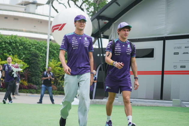 F1 2026: (Paddock) Singapore Grand Prix in Singapore, Singapore - 08 Oct 2026 George Russell (GBR) (Mercedes-AMG Petronas F1 Team) and Andrea Kimi Antonelli (ITA) (Mercedes-AMG Petronas F1 Team) in the paddock of the Formula 1 Singapore Grand Prix 2026 at the Marina Bay Street Circuit. Singapore Singapore Copyright: xLucaxMartinix xSOPAxImagesx Luca-Martini-1456856