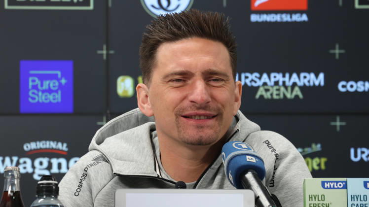 08.10.2026, xrekx, Fussball 1.Bundesliga , SV Elversberg - Pressekonferenz mit Vincent Wagner v.l. Vincent Wagner Trainer (SV 07 Elversberg) Elversberg