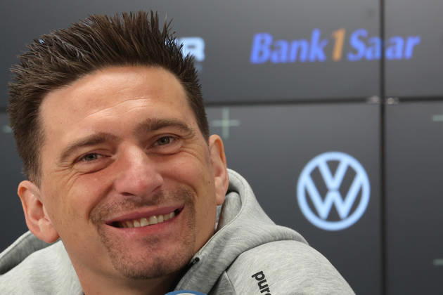 08.10.2026, xrekx, Fussball 1.Bundesliga , SV Elversberg - Pressekonferenz mit Vincent Wagner v.l. Vincent Wagner Trainer (SV 07 Elversberg) Elversberg