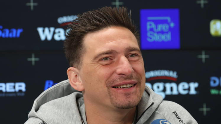 08.10.2026, xrekx, Fussball 1.Bundesliga , SV Elversberg - Pressekonferenz mit Vincent Wagner v.l. Vincent Wagner Trainer (SV 07 Elversberg) Elversberg