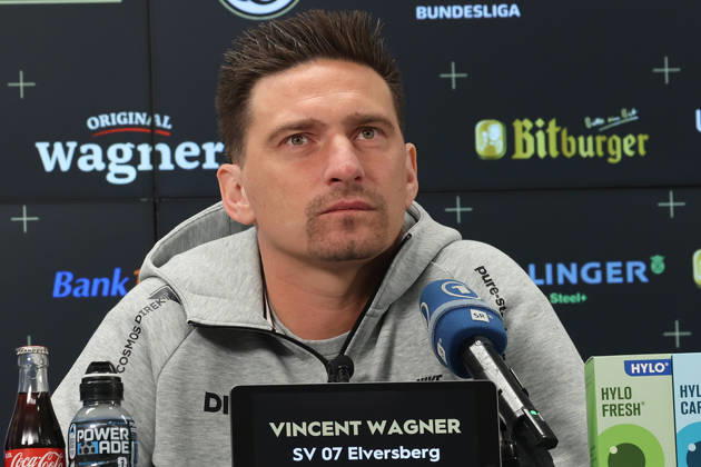 08.10.2026, xrekx, Fussball 1.Bundesliga , SV Elversberg - Pressekonferenz mit Vincent Wagner v.l. Vincent Wagner Trainer (SV 07 Elversberg) Elversberg