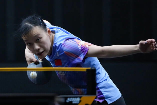 (261008) -- BEIJING, Oct. 8, 2026 -- Shi Xunyao of China serves during the women s singles round of 16 match between Wang Manyu of China and Shi Xunyao of China at 2026 World Table tennis, Tischtennis (WTT) China Smash in Beijing, China, Oct. 8, 2026. ) (SP)CHINA-BEIJING-TABLE TENNIS-WTT-CHINA SMASH-WOMEN S SINGLES (CN) JuxHuanzong 