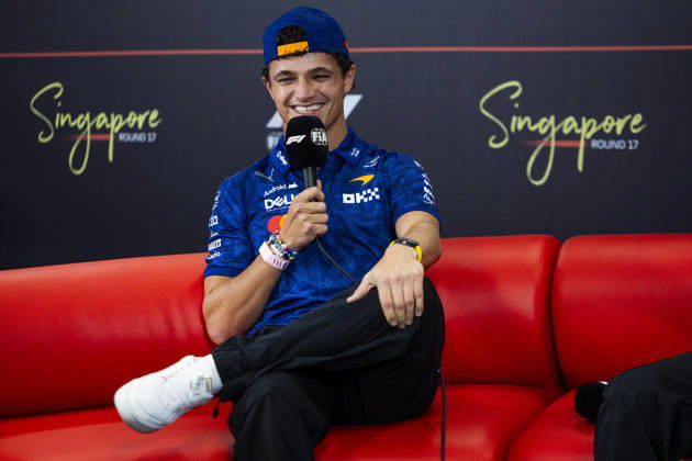 F1 - SINGAPORE GRAND PRIX 2026 NORRIS Lando (gbr), McLaren F1 Team MCL40, portrait, pre-event press conference, PK, Pressekonferenz during the 2026 Formula 1 Singapore Grand Prix, 17th round of the 2026 Formula One World Championship, WM, Weltmeisterschaft from October 9 to 11, 2026 on the Marina Bay Street Circuit, in Singapore, Singapore - SingaporeSingapore Copyright: xJulienxDelfossex