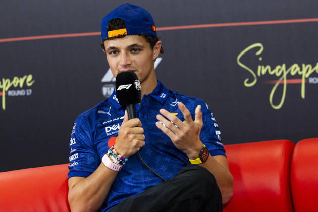 F1 - SINGAPORE GRAND PRIX 2026 NORRIS Lando (gbr), McLaren F1 Team MCL40, portrait, pre-event press conference, PK, Pressekonferenz during the 2026 Formula 1 Singapore Grand Prix, 17th round of the 2026 Formula One World Championship, WM, Weltmeisterschaft from October 9 to 11, 2026 on the Marina Bay Street Circuit, in Singapore, Singapore - SingaporeSingapore Copyright: xJulienxDelfossex