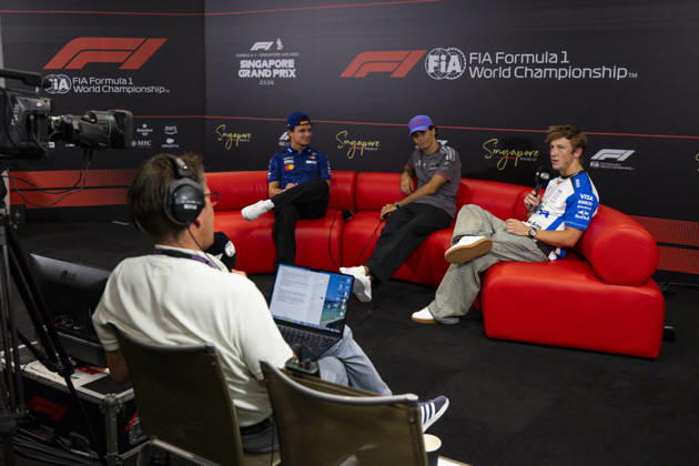 F1 - SINGAPORE GRAND PRIX 2026 NORRIS Lando (gbr), McLaren F1 Team MCL40, BORTOLETO Gabriel (bra), Audi F1 Team R26, LAWSON Liam (nzl), Visa Cash App RB F1 Team VCARB03, portrait during the 2026 Formula 1 Singapore Grand Prix, 17th round of the 2026 Formula One World Championship, WM, Weltmeisterschaft from October 9 to 11, 2026 on the Marina Bay Street Circuit, in Singapore, Singapore - SingaporeSingapore Copyright: xJulienxDelfossex