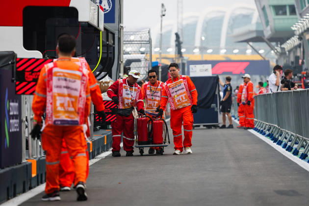 F1 - SINGAPORE GRAND PRIX 2026 marshall, commissaire de piste, marshal, marshalls, marshals during the 2026 Formula 1 Singapore Grand Prix, 17th round of the 2026 Formula One World Championship, WM, Weltmeisterschaft from October 9 to 11, 2026 on the Marina Bay Street Circuit, in Singapore, Singapore - SingaporeSingapore Copyright: xANTONINxVINCENTx