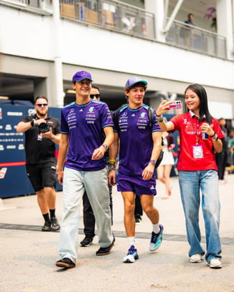 2026 Formula 1 Singapore - Media Day GEORGE RUSSELL 63 (GBR) of Mercedes-AMG PETRONAS Formula One Team (Mercedes-AMG F1 W17) and ANDREA KIMI ANTONELLI 12 (ITA) of Mercedes-AMG PETRONAS Formula One Team (Mercedes-AMG F1 W17) with a special shiny cap and a Singapore special team merchon Thursday Media Day during the Formula 1 Singapore Airlines Singapore Grand Prix 2026 at Marina Bay Street Circuit, Singapore, on October 8, 2026. Photo by Antoine LAPEYRE Reveries Agency via ABACAPRESS.COM Singapore Singapore  Copyright: xAntoinexLapeyre ReveriesxAgency ABACAx