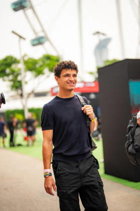 2026 Formula 1 Singapore - Media Day LANDO NORRIS 4 (GBR) of McLaren Mastercard Formula 1 Team (McLaren MCL40) smilingon Thursday Media Day during the Formula 1 Singapore Airlines Singapore Grand Prix 2026 at Marina Bay Street Circuit, Singapore, on October 8, 2026. Photo by Antoine LAPEYRE Reveries Agency via ABACAPRESS.COM Singapore Singapore  Copyright: xAntoinexLapeyre ReveriesxAgency ABACAx
