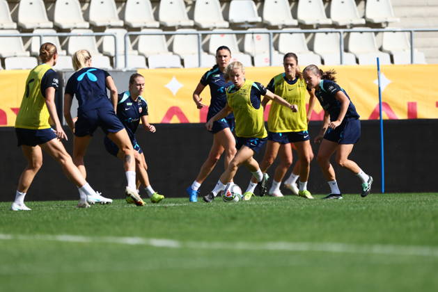 Women s National Soccer Team Prepares for World Cup Qualifiers Bucharest, Romania, October 8, 2026 Lisa Fjeldstad Naalsund and Frida Maanum during a training session at Stadionul Arcul de Triumf, before the World Cup qualifier against Romania. Photo by Nikola Krstic, NTB Romania, Bucharest. EDITORIAL USE ONLY. RESTRICTED USE FOR BETTING COMPANIES.  Copyright: xNikolaxKrsticx xNTBx