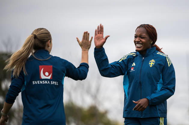261008 Evelyn Ijeh of the Swedish women s national football team during a training session on October 8, 2026 in Stockholm. Photo: Johanna Säll BILDBYRAN kod JL JL0637 fotboll football soccer fotball vm-kval kval fifa womens world cup qualifier qualifier träning practice training sverige sweden dam bbengfotboll football soccer fotball vm-kval kval fifa womens world cup qualifier qualifier träning practice training sverige sweden dam bbeng Copyright: JOHANNAxSÄLL BB261008BB203