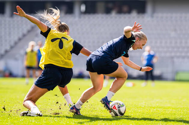 261008 Thea Bjelde of the Norwegian women™s national football team during a training session on October 8, 2026 in Bucharest. Photo: Marius Simensen BILDBYRAN Cop 238 bbeng dam fifa women s world cup qualifier football fotball fotboll norge norway practice soccer training trening träning Copyright: MARIUSxSIMENSEN BB261008BB237