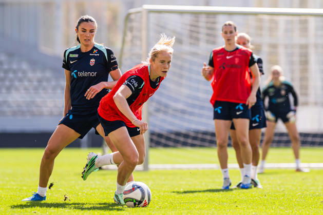 261008 Julie Blakstad of the Norwegian women™s national football team during a training session on October 8, 2026 in Bucharest. Photo: Marius Simensen BILDBYRAN Cop 238 bbeng dam fifa women s world cup qualifier football fotball fotboll norge norway practice soccer training trening träning Copyright: MARIUSxSIMENSEN BB261008BB242