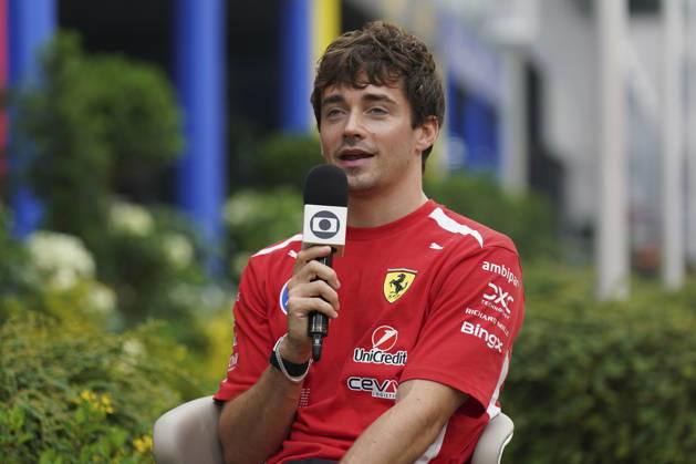 FORMULA 1 SINGAPORE AIRLINES SINGAPORE GRAND PRIX 2026 Charles Leclerc (MON) 16 Ferrari giving an interview during the Formula 1 Singapore Airlines Singapore Grand Prix 2026, Round 17 of the 2026 Formula 1 World Championship, WM, Weltmeisterschaft from 9th - 11th October 2026 at the Marina Bay Street Circuit, Singapore. Credit: Robbie Hoad Every Second Media Editorial use only. All images are copyright Every Second Media Limited. No images may be reproduced without prior permission. Copyright: xIMAGO EveryxSecondxMediax ESM-2203-0002 RobbiexHoadx xEveryxSecondxMediax