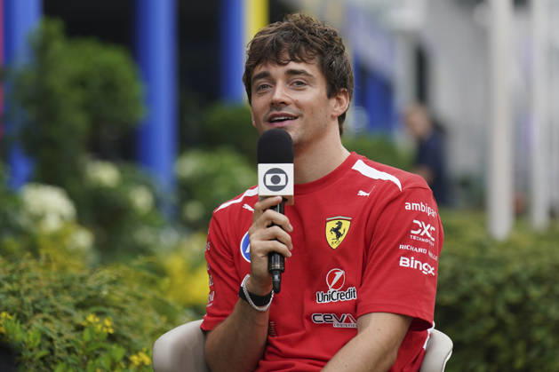 FORMULA 1 SINGAPORE AIRLINES SINGAPORE GRAND PRIX 2026 Charles Leclerc (MON) 16 Ferrari giving an interview during the Formula 1 Singapore Airlines Singapore Grand Prix 2026, Round 17 of the 2026 Formula 1 World Championship, WM, Weltmeisterschaft from 9th - 11th October 2026 at the Marina Bay Street Circuit, Singapore. Credit: Robbie Hoad Every Second Media Editorial use only. All images are copyright Every Second Media Limited. No images may be reproduced without prior permission. Copyright: xIMAGO EveryxSecondxMediax ESM-2203-0003 RobbiexHoadx xEveryxSecondxMediax