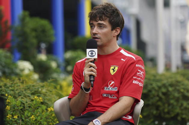 FORMULA 1 SINGAPORE AIRLINES SINGAPORE GRAND PRIX 2026 Charles Leclerc (MON) 16 Ferrari giving an interview during the Formula 1 Singapore Airlines Singapore Grand Prix 2026, Round 17 of the 2026 Formula 1 World Championship, WM, Weltmeisterschaft from 9th - 11th October 2026 at the Marina Bay Street Circuit, Singapore. Credit: Robbie Hoad Every Second Media Editorial use only. All images are copyright Every Second Media Limited. No images may be reproduced without prior permission. Copyright: xIMAGO EveryxSecondxMediax ESM-2203-0011 RobbiexHoadx xEveryxSecondxMediax
