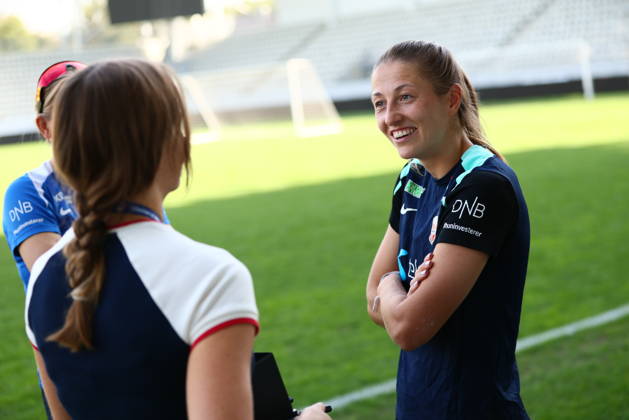 Women s National Soccer Team Prepares for World Cup Qualifiers Bucharest, Romania, October 8, 2026 Lisa Fjeldstad Naalsund and Frida Maanum during a training session at Stadionul Arcul de Triumf, before the World Cup qualifier against Romania. Photo by Nikola Krstic, NTB Romania, Bucharest. EDITORIAL USE ONLY. RESTRICTED USE FOR BETTING COMPANIES.  Copyright: xNikolaxKrsticx xNTBx