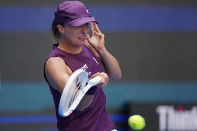 2026 China Open Women s Singles Round of 16 match in Beijing, China - 7 Oct 2026 Iga Swiatek of Poland plays against Iva Jovic of the United States (Not in view) during Women s Singles Round of 16 match on day eight of China Open at the National Tennis Center. Beijing China Copyright: xPolyxFeix xSOPAxImagesx 20261008_4515_123