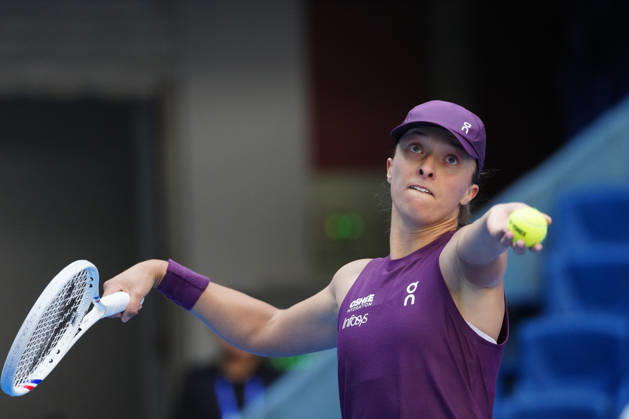 2026 China Open Women s Singles Round of 16 match in Beijing, China - 7 Oct 2026 Iga Swiatek of Poland plays against Iva Jovic of the United States (Not in view) during Women s Singles Round of 16 match on day eight of China Open at the National Tennis Center. Beijing China Copyright: xPolyxFeix xSOPAxImagesx 20261008_4572_124