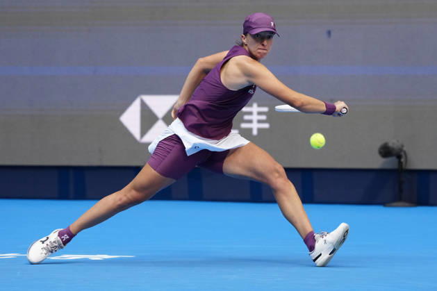 2026 China Open Women s Singles Round of 16 match in Beijing, China - 7 Oct 2026 Iga Swiatek of Poland plays against Iva Jovic of the United States (Not in view) during Women s Singles Round of 16 match on day eight of China Open at the National Tennis Center. Beijing China Copyright: xPolyxFeix xSOPAxImagesx 20261008_5095_131