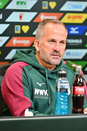 Pressekonferenz FC Augsburg, 08.10.2026 AUGSBURG, GERMANY; 08. OCTOBER: im Bild Manuel BAUM Coach FC Augsburg bei der Pressekonferenz vor der Bundesliga Partie gegen den FC Bayern Copyright: xBEAUTIFULxSPORTS Goldbergx