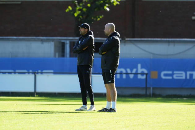 Deutschland: Fussball, Trainingseinheit, 3. Liga, Saison 2026-2027, NVB-Campus B-Platz Hänsch-Arena, SV Meppen, Donnerstag, 08.10.2026, Vormittagstraining: Lucas Beniermann (Trainer, SV Meppen) und Steffen Puttkammer (Co-Trainer, SV Meppen) Copyright: xLennxLübbersx