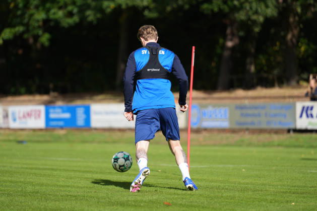 Deutschland: Fussball, Trainingseinheit, 3. Liga, Saison 2026-2027, NVB-Campus B-Platz Hänsch-Arena, SV Meppen, Donnerstag, 08.10.2026, Vormittagstraining: Tony Rölke (Gastspieler, SV Meppen) Copyright: xLennxLübbersx