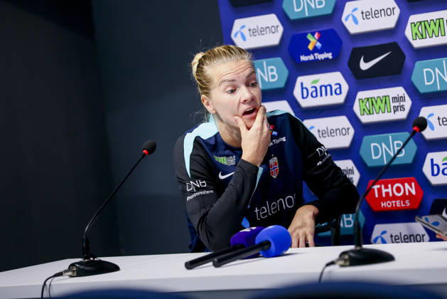 Women s National Soccer Team Prepares for World Cup Qualifiers Bucharest, Romania, October 8, 2026 Lisa Fjeldstad Naalsund and Frida Maanum during a training session at Stadionul Arcul de Triumf, before the World Cup qualifier against Romania. Photo by Nikola Krstic, NTB Romania, Bucharest. EDITORIAL USE ONLY. RESTRICTED USE FOR BETTING COMPANIES.  Copyright: xNikolaxKrsticx xNTBx