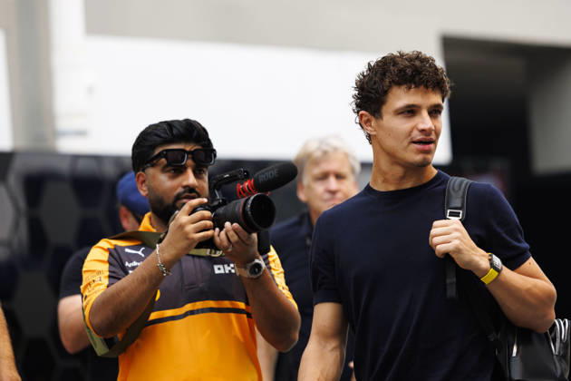 RECORD DATE NOT STATED 8th October 2026; Marina Bay, Singapore; Formula 1, Singapore Grand Prix, Arrival Day; Lando Norris (1) of Great Britain and McLaren Mastercard F1 Team arriving at the Singapore Grand Prix StephenxBlackberry