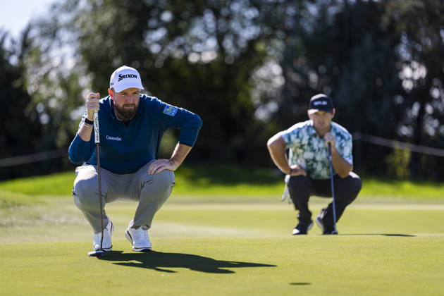 Open de Espana presented by Madrid - Day One MADRID, SPAIN - OCTOBER 8: Shane Lowry of Ireland (L) and Patrick Reed of United States (R) are seen studing the terrain before taking his shot on day one of the Open de Espana presented by Madrid at Club de Campo Villa de Madrid on October 8, 2026 in Madrid, Spain. Madrid Club de Campo Villa de Madrid Madrid Spain Copyright: xAlbertoxGardinx AGardin_20261008_Golf_Esp_Mad_0328
