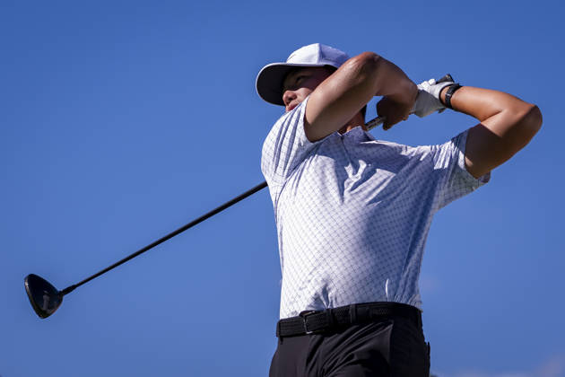 Open de Espana presented by Madrid - Day One MADRID, SPAIN - OCTOBER 8: Wenyi Ding of China tees off on day one of the Open de Espana presented by Madrid at Club de Campo Villa de Madrid on October 8, 2026 in Madrid, Spain. Madrid Club de Campo Villa de Madrid Madrid Spain Copyright: xAlbertoxGardinx AGardin_20261008_Golf_Esp_Mad_0353