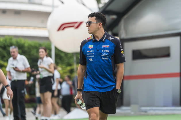 Formula 1 Singapore Airlines Singapore Grand Prix 2026 Remy Midez OVERTAKE MAXPPP - Singapore 08 10 2026 06 HADJAR Isack (fra), Oracle Red Bull Racing, portrait at the Formula 1 Singapore Airlines Singapore Grand Prix 2026, the 16th round of the 2026 FIA Formula 1 World Championship, WM, Weltmeisterschaft at the Marina Bay Street Circuit in Singapore, from 08 to 11 October 2026 Singapore Marina Bay Street Circuit Singapore  Copyright: xOVERTAKE MAXPPPxRemyxMidezx OVT202610080005 OVT202610080005