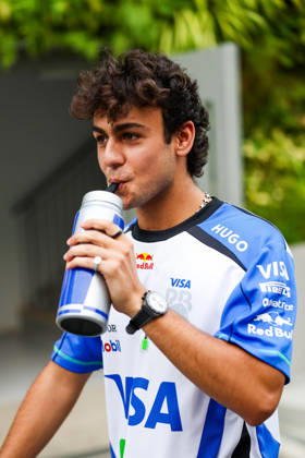 F1 - SINGAPORE GRAND PRIX 2026 LINDBLAD Arvid (gbr), Visa Cash App RB F1 Team VCARB03, portrait during the 2026 Formula 1 Singapore Grand Prix, 17th round of the 2026 Formula One World Championship, WM, Weltmeisterschaft from October 9 to 11, 2026 on the Marina Bay Street Circuit, in Singapore, Singapore - SingaporeSingapore Copyright: xFLORENTxGOODENx