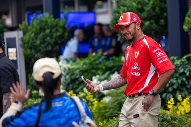 HAMILTON Lewis (gbr), Scuderia Ferrari SF-26, portrait F1 GP 17 Singapore 2026 F1 GP 17 Singapore 2026 HAMILTON Lewis (gbr), Scuderia Ferrari SF-26, portrait during the 2026 Formula 1 Singapore Grand Prix, 17th round of the 2026 Formula One World Championship, WM, Weltmeisterschaft from October 9 to 11, 2026 on the Marina Bay Street Circuit, in Singapore, Singapore - Photo Julien Delfosse DPPI Singapore