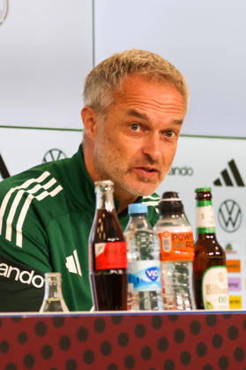 08.10.2026, xgrfx, Fussball DFB Medientermine, Deutsche Frauennationalmannschaft - Pressekonferenz und Abschlusstraining v.l. Christian Wück (Deutsche Frauennationalmannschaft) Karlsruhe