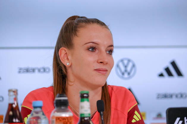 Karlsruhe, Deutschland: 08.10.2026 - Deutsche Fußballnationalmannschaft der Frauen - Abschlusspressekonferenz - Testspiel Deutschland vs. Australien Im Bild: Torhüterin Ena Mahmutovic (Deutschland) bei der Abschlusspressekonferenz in Karlsruhe Copyright: HMBxMedia MadeleinexFantini